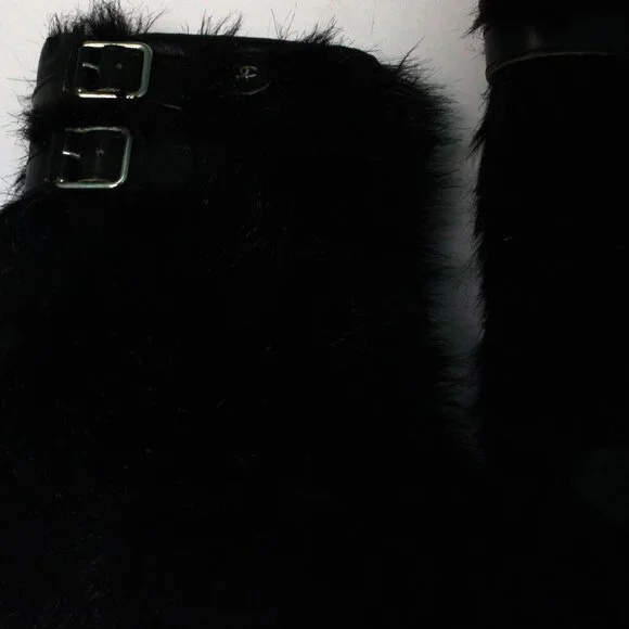 Chanel  faux fur boots with leather trim and rubber soles Black Size 38 - Picture 2 of 6